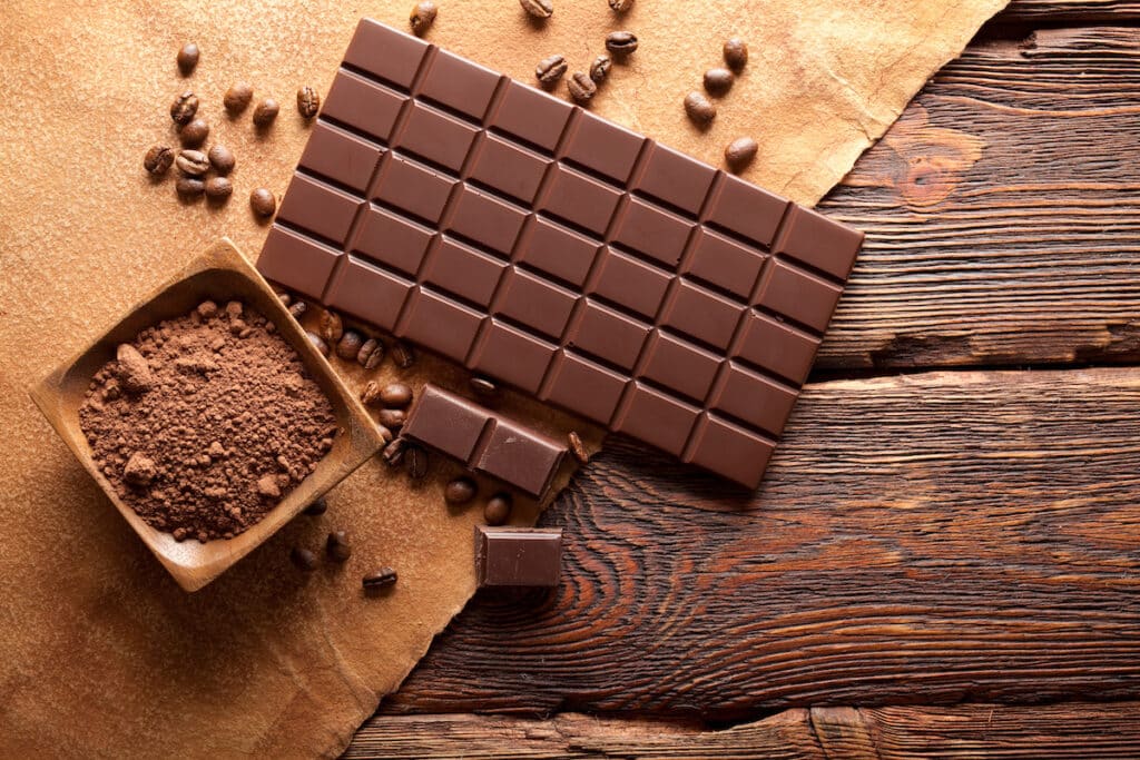 Cadbury has signed a deal with global packaging leader Amcor, to source ~1000 tonnes of recycled plastic to wrap its Cadbury chocolate range.
