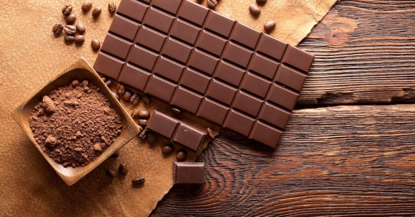 Cadbury has signed a deal with global packaging leader Amcor, to source ~1000 tonnes of recycled plastic to wrap its Cadbury chocolate range.