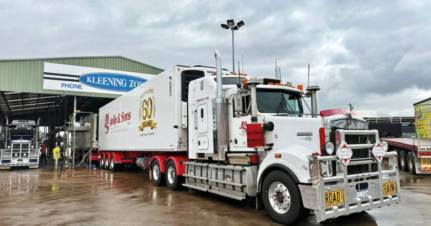 Steele Jolly, managing director, Jolly & Sons said he turned to Schmitz Cargobull to modernise the trailer fleet.